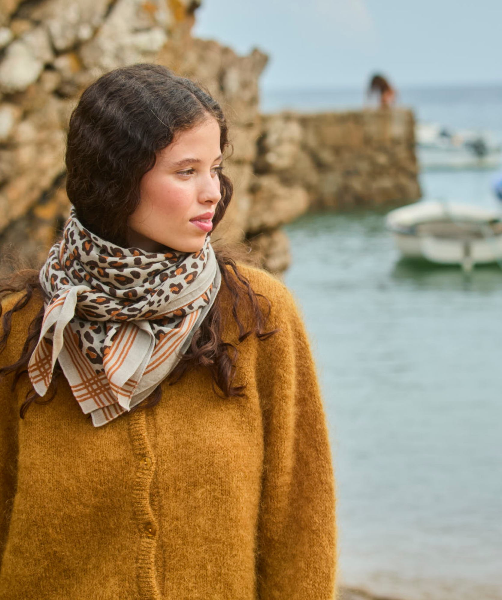 Foulard en laine grand format – Léopard Mist Grey