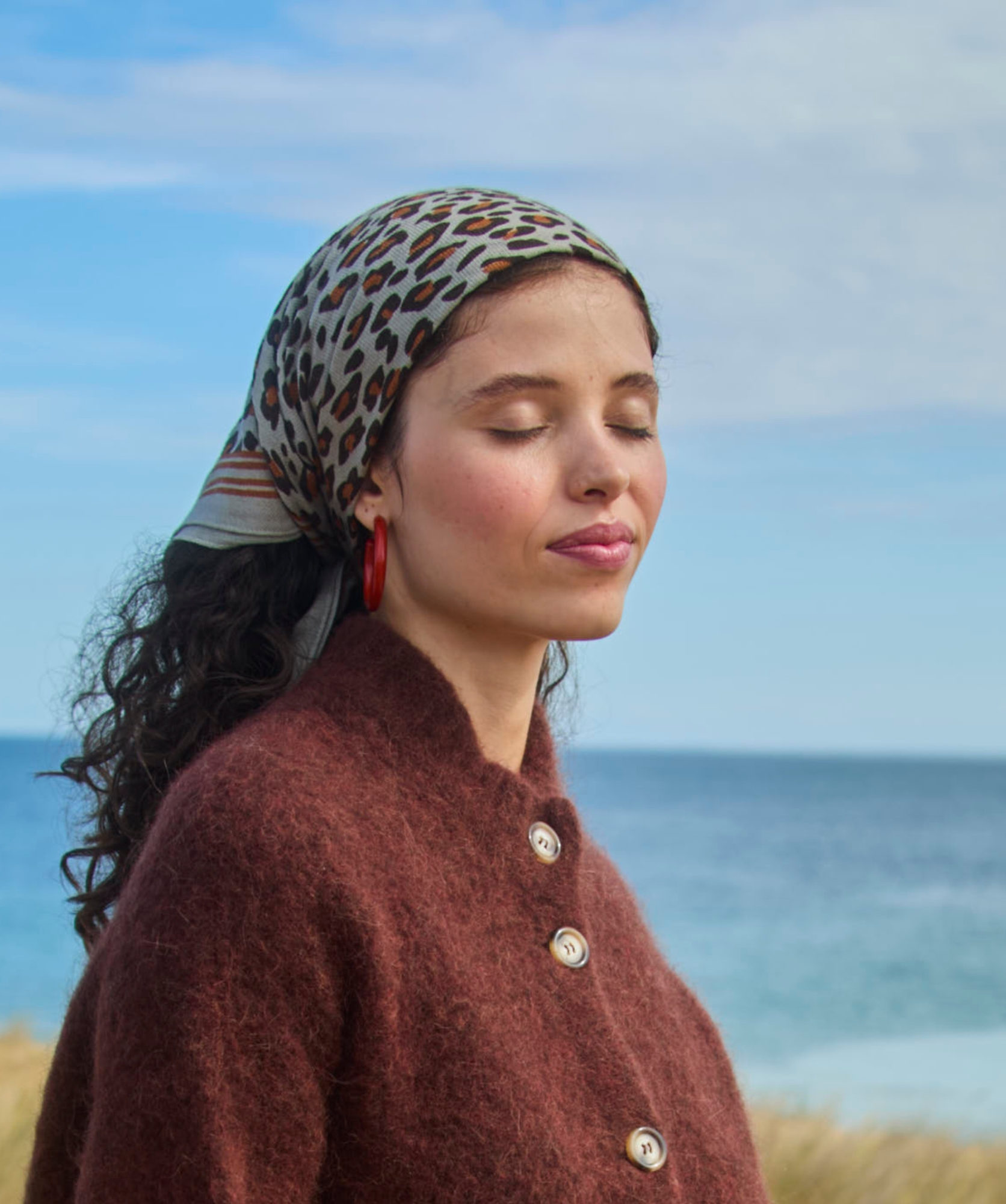Foulard en laine petit format – Léopard Mist Grey