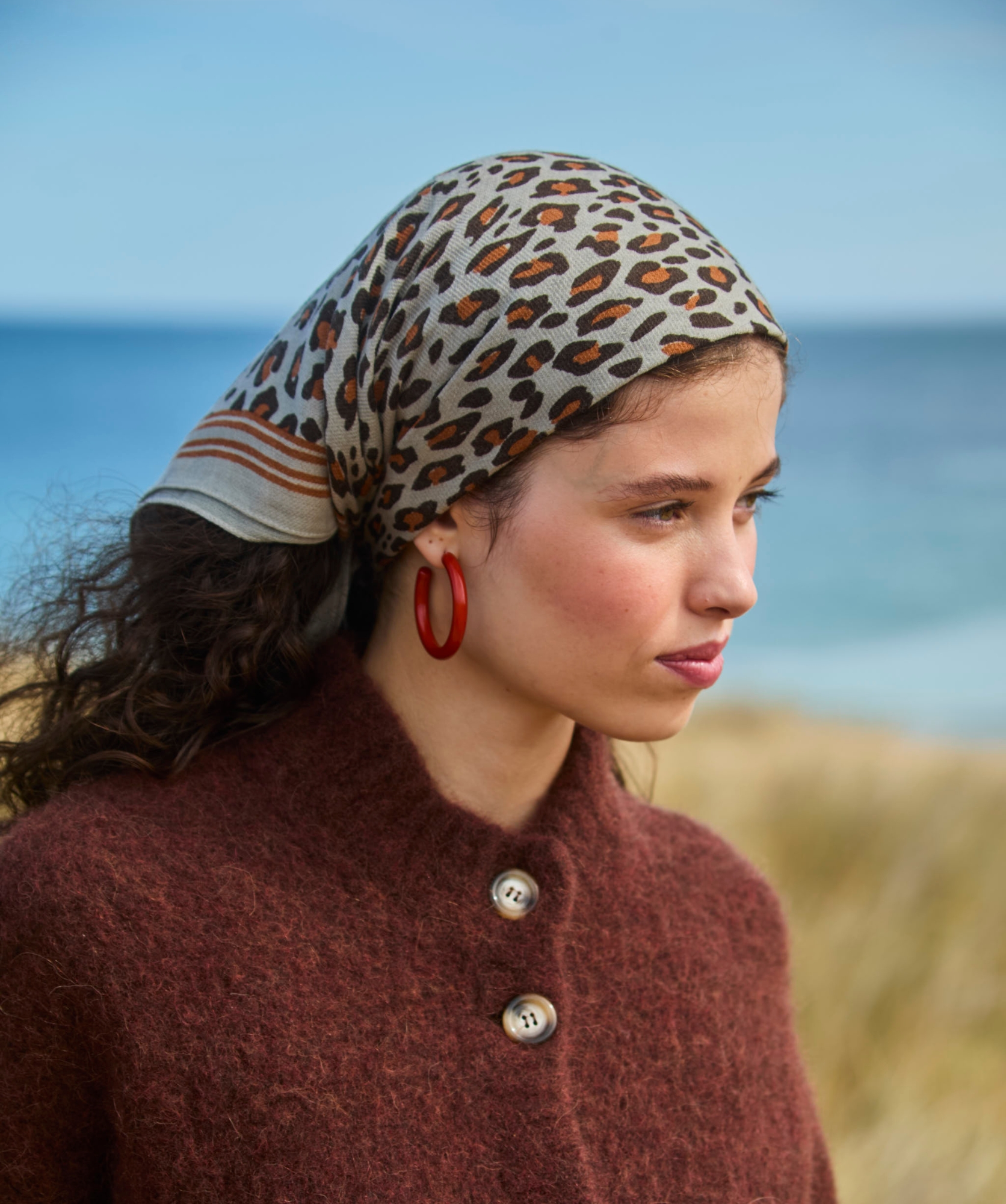 Foulard en laine petit format – Léopard Mist Grey