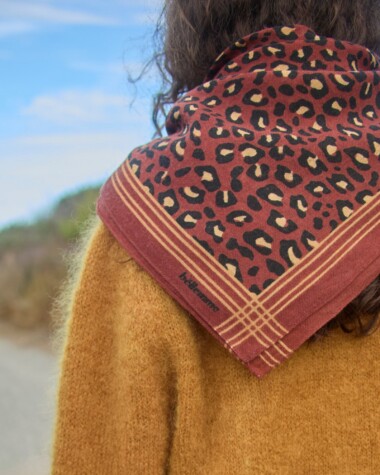 Foulard en laine grand format – Léopard Arizona