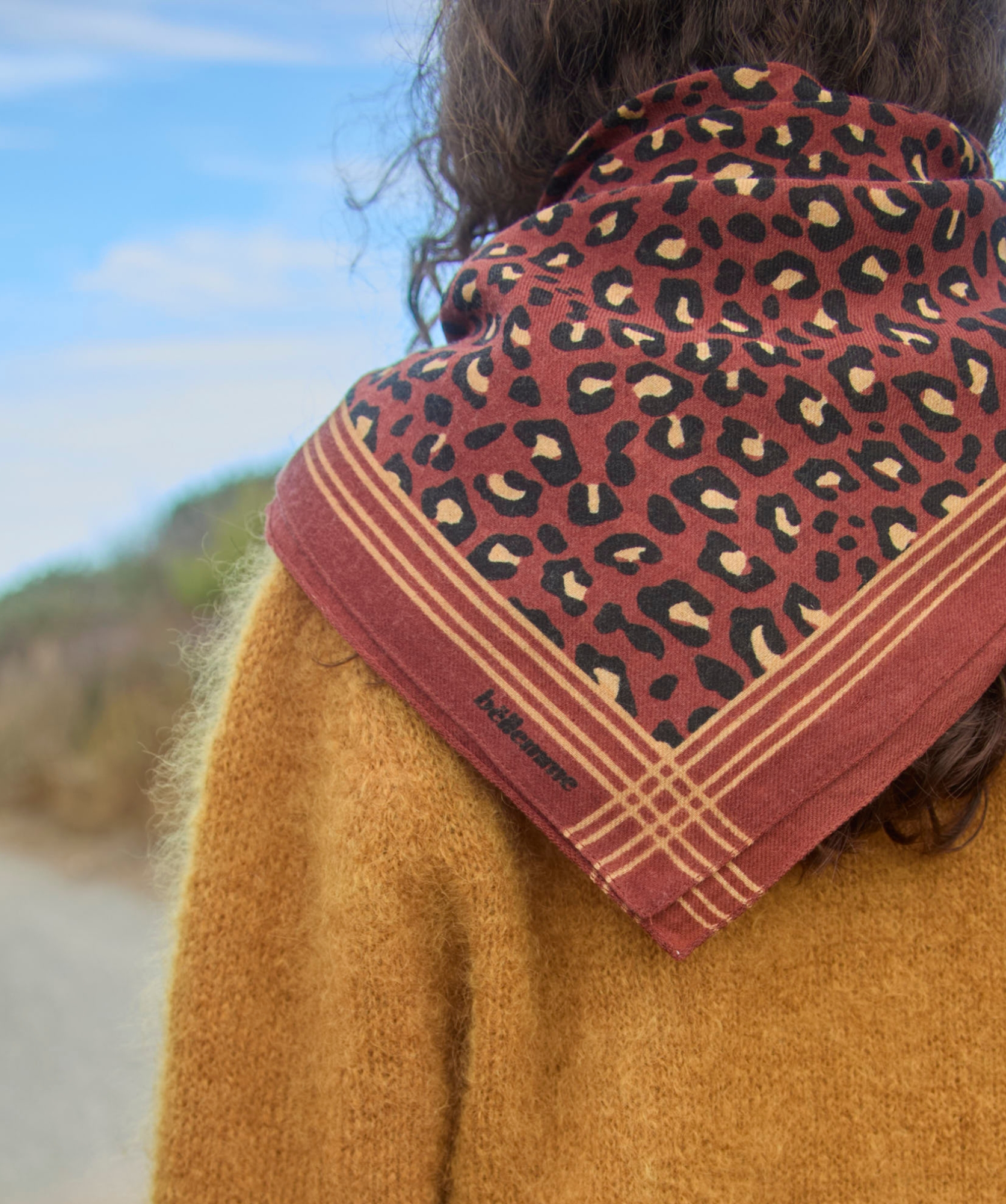 Foulard en laine grand format – Léopard Arizona