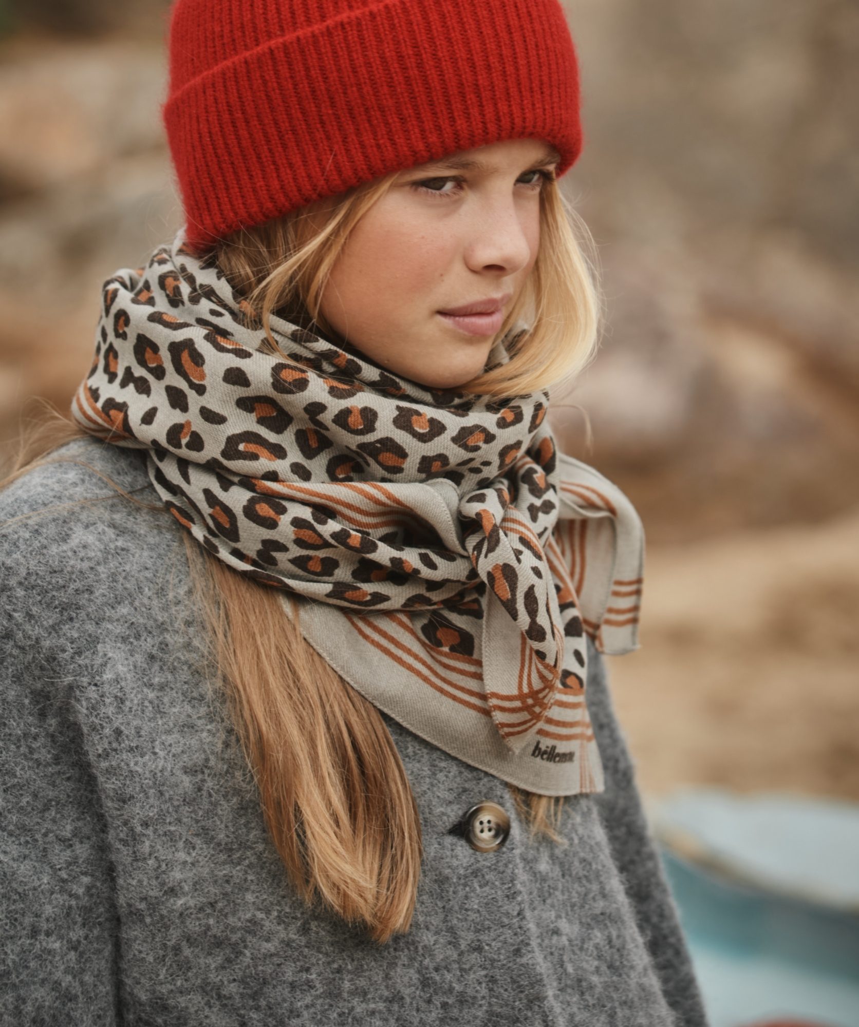 Foulard en laine grand format – Léopard Mist Grey