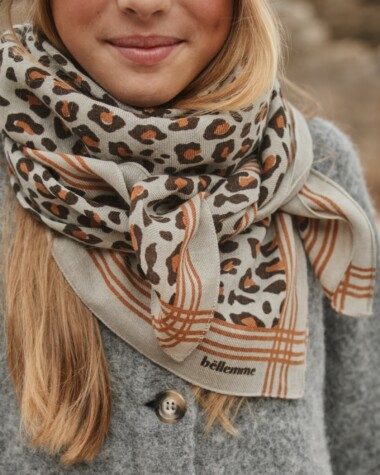 Foulard en laine grand format – Léopard Mist Grey