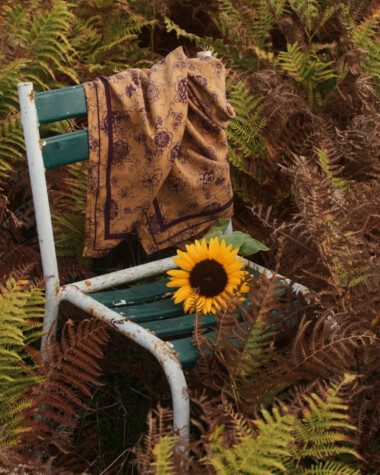 Foulard grand format – Antoinette Prune