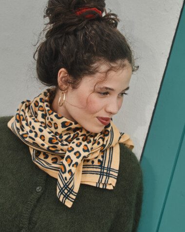 Foulard grand format – Léopard camel